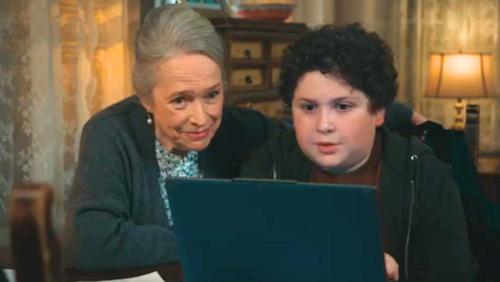 Alfie et Matty sur l'ordinateur