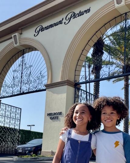 Jordin WEITZ et Henry ALLEN devant les studios Paramount